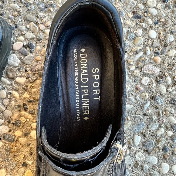 Donald J Pliner black crocodile embossed leather zip loafers shoes - Picture 5 of 10